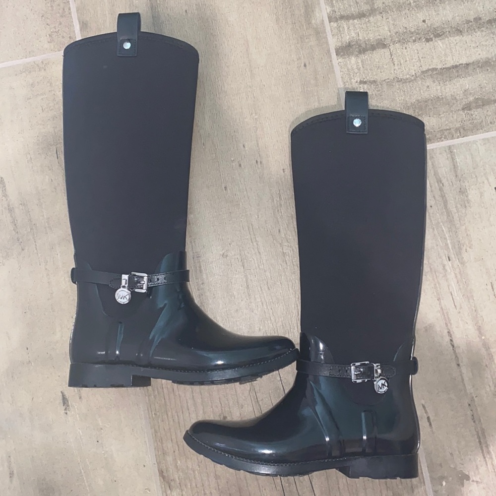 Micheal Kors boots